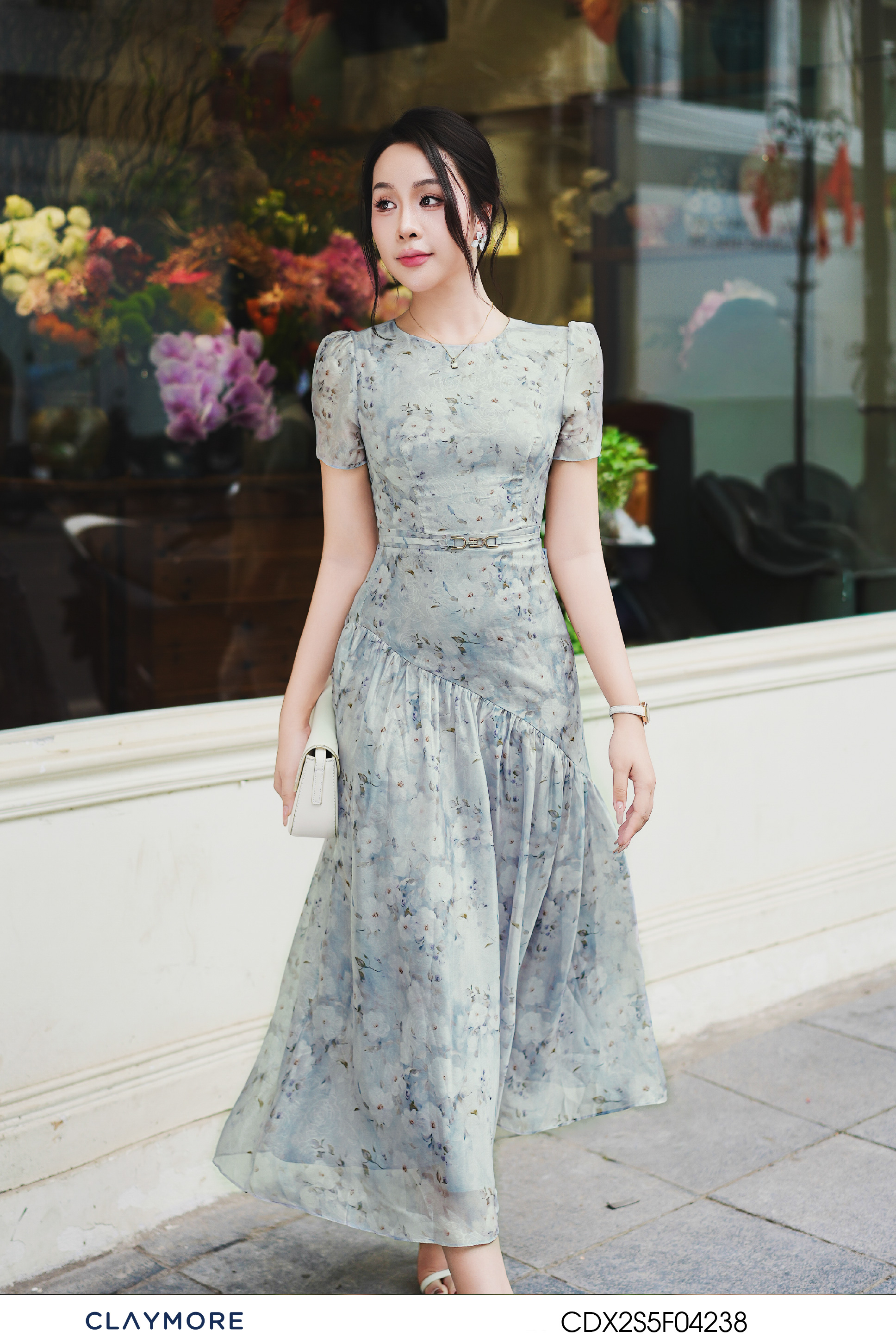 Đầm cổ tròn chân rủ