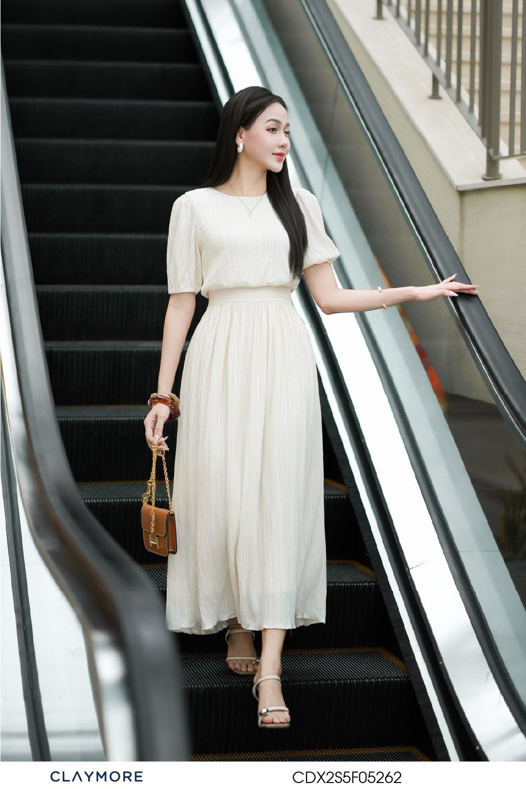 Đầm cổ tròn tay bo