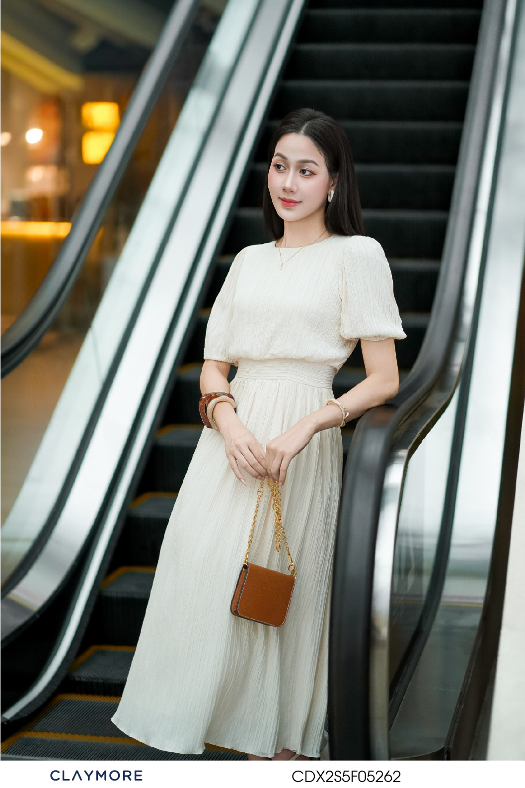 Đầm cổ tròn tay bo