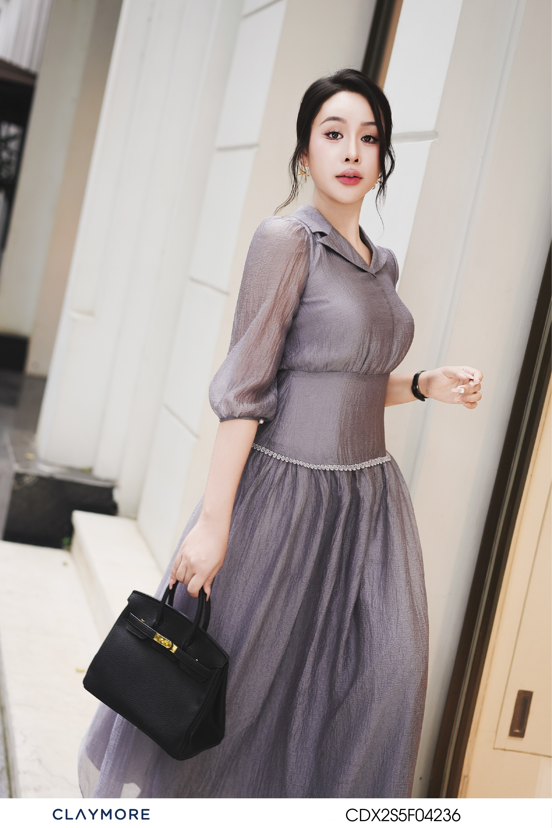 Đầm cổ vest phối ren