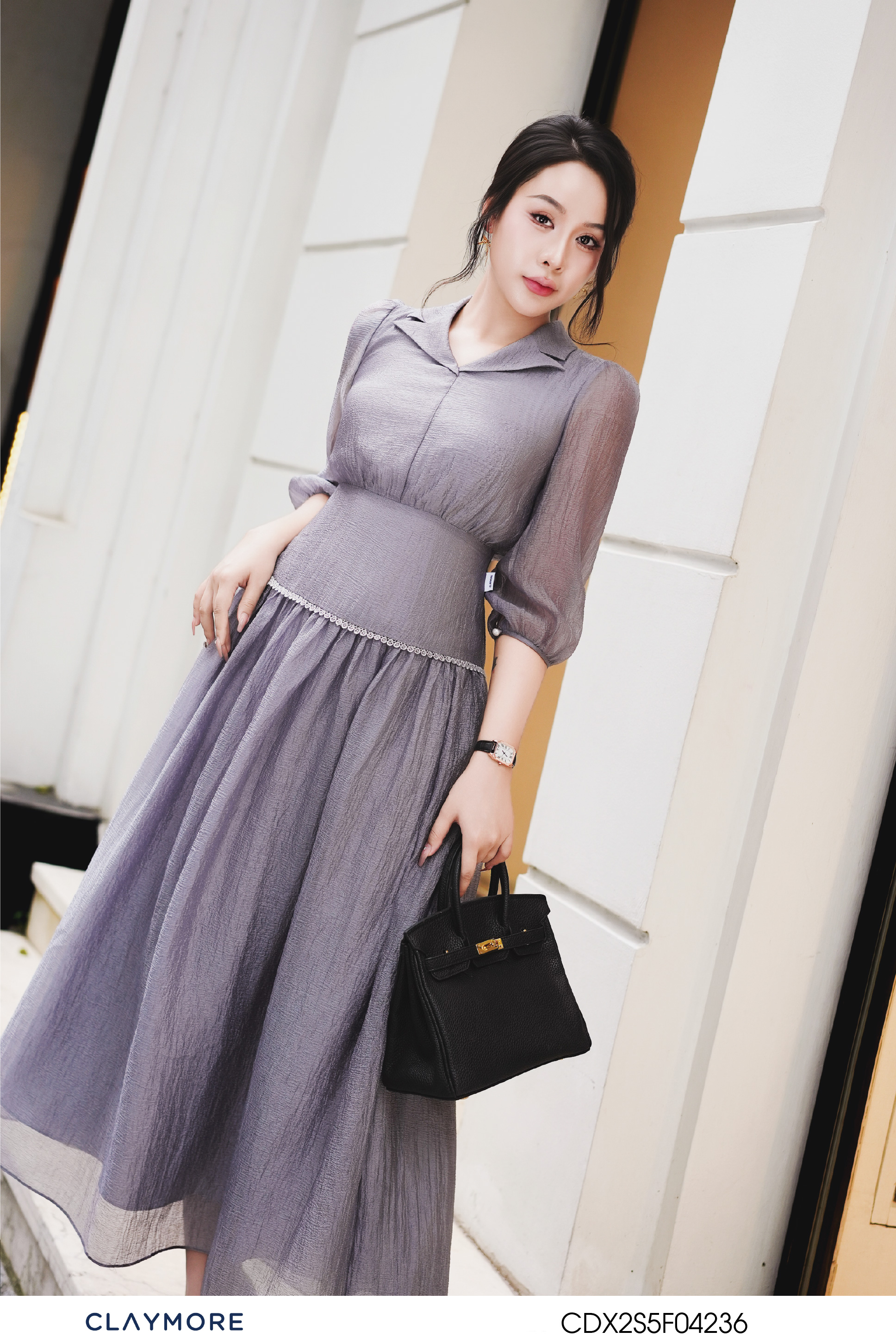 Đầm cổ vest phối ren