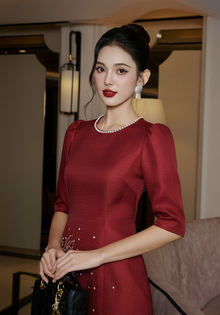 Đầm suông thêu hoa