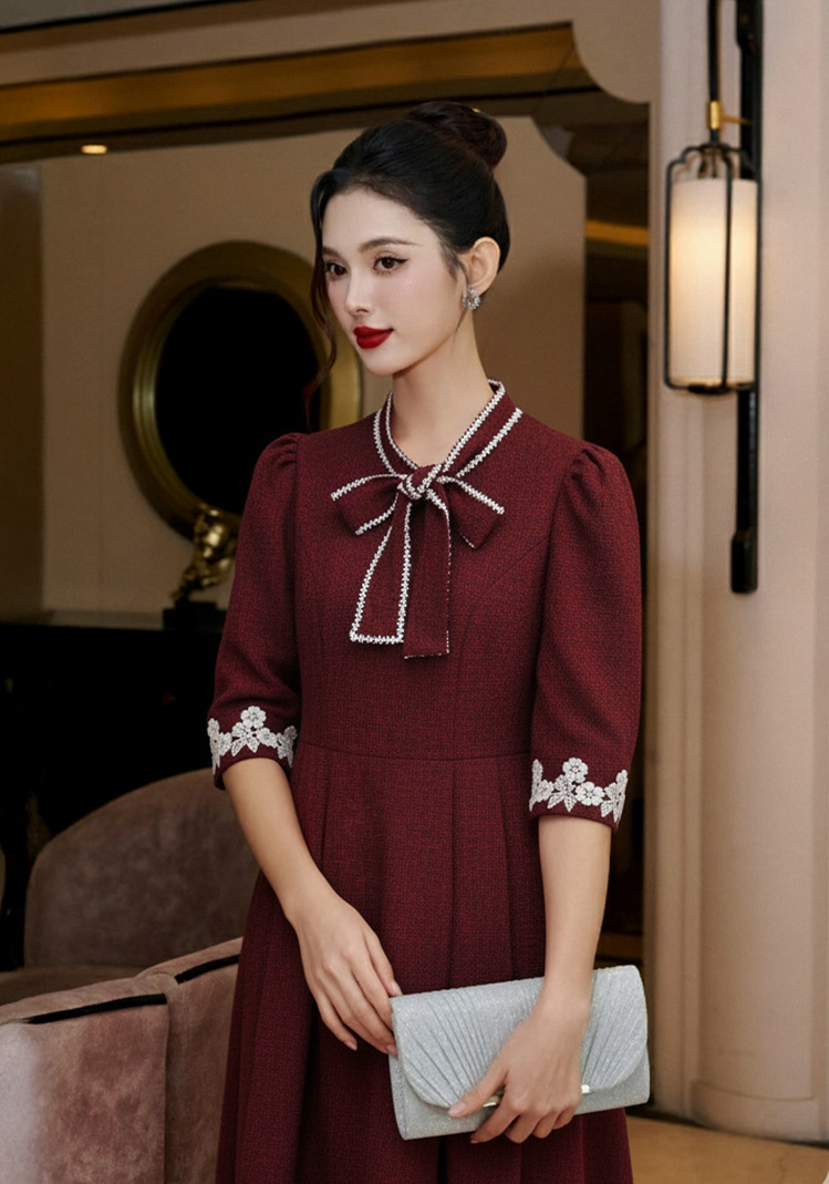 Đầm xếp ly cổ nơ