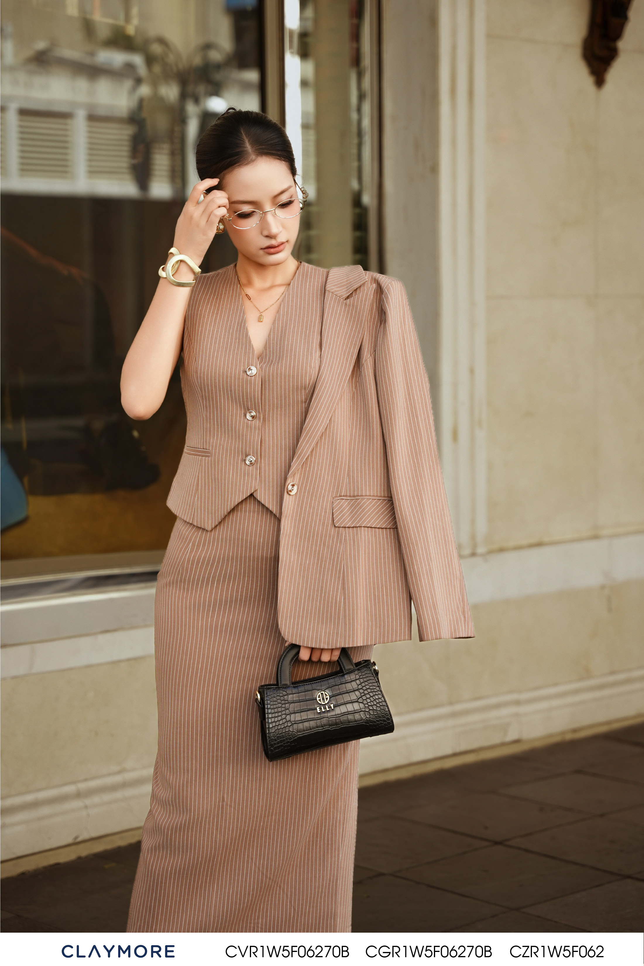 Vest cổ 2 ve