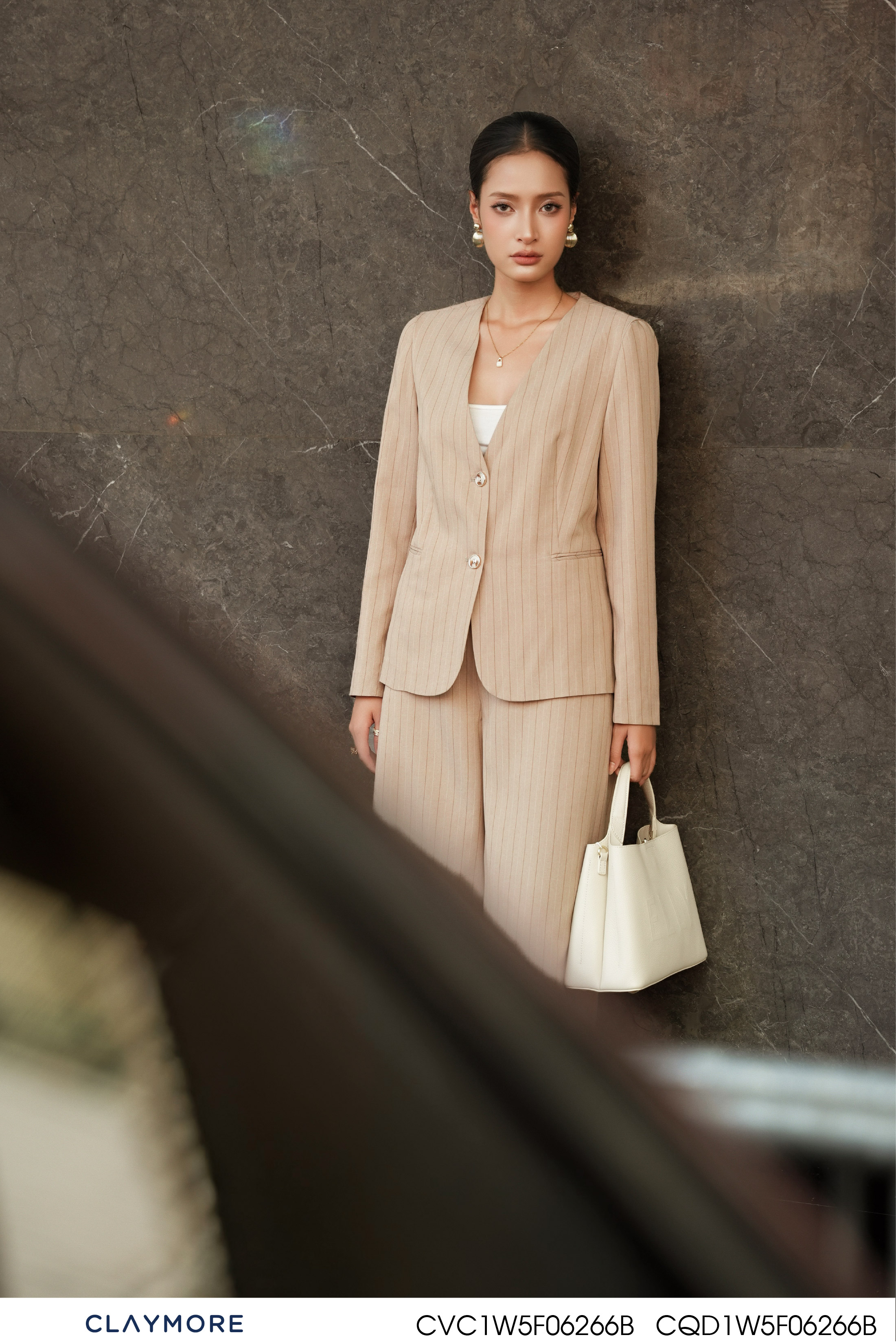 Vest suông phối cổ