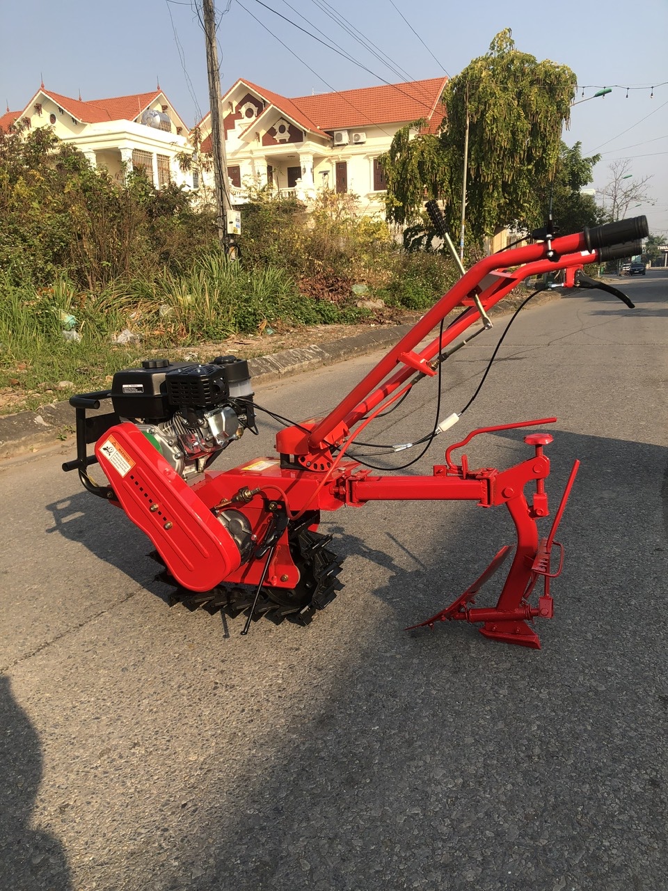 Mua Máy Cày Bánh Xích 170 - 7HP Có Lo Thiếu Phụ Tùng Hay Bộ Lên Luống Không?