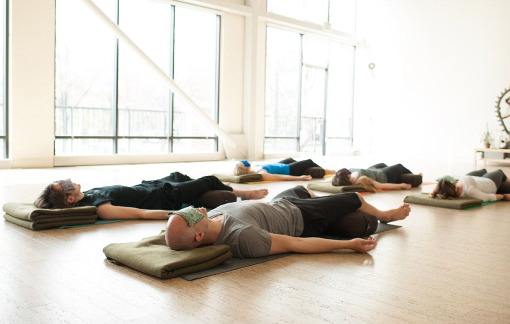 TƯ THẾ XÁC CHẾT - SAVASANA