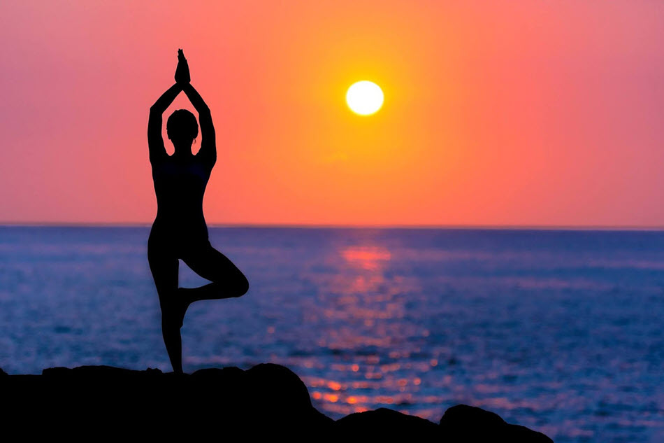 Hình ảnh Yoga Yoga Cho Hình ảnh Người Phụ Nữ Trẻ Mats PNG Miễn Phí Tải Về -  Lovepik