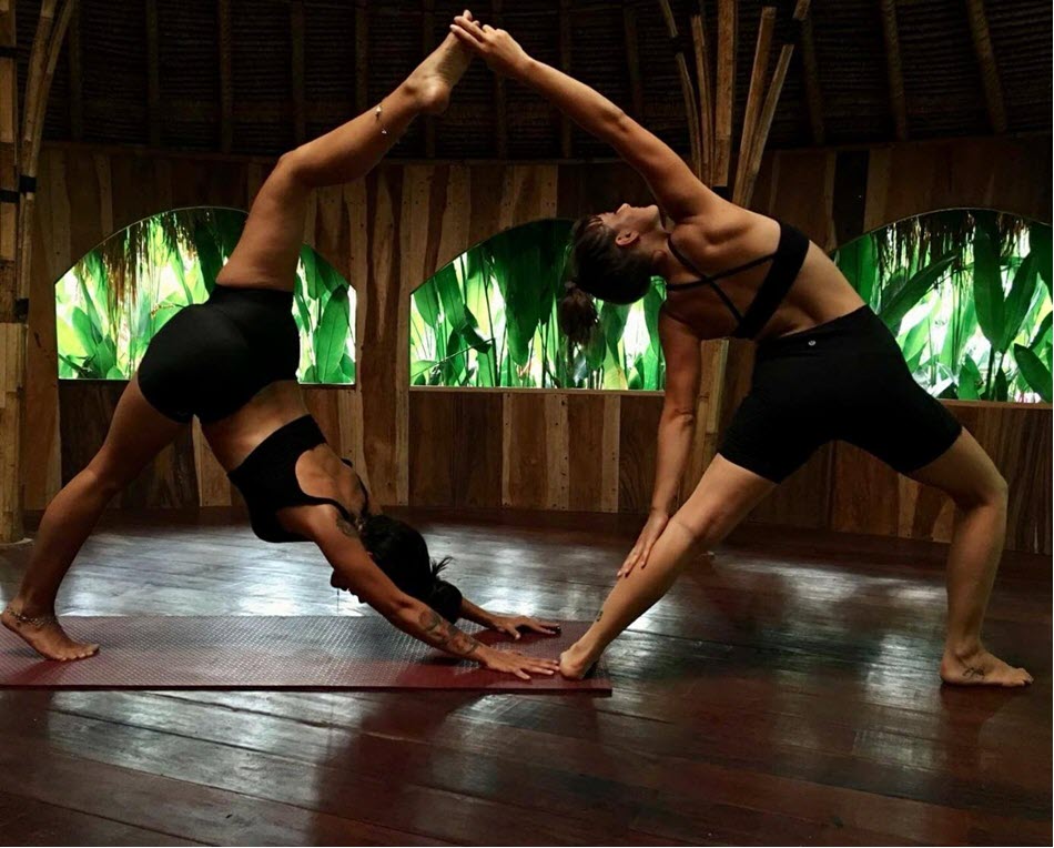 Bộ hình ảnh, dáng tư thế yoga đẹp không thể rời mắt 10