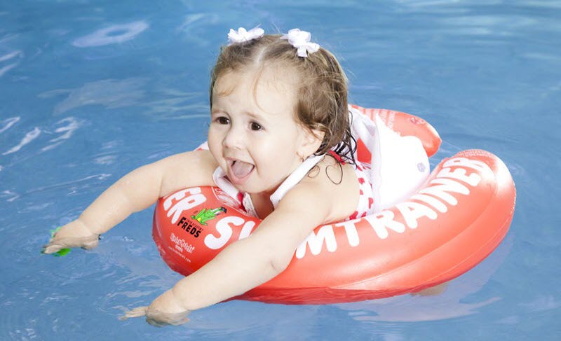 Phao bơi chống lật giúp bé tập bơi hiệu quả nhất