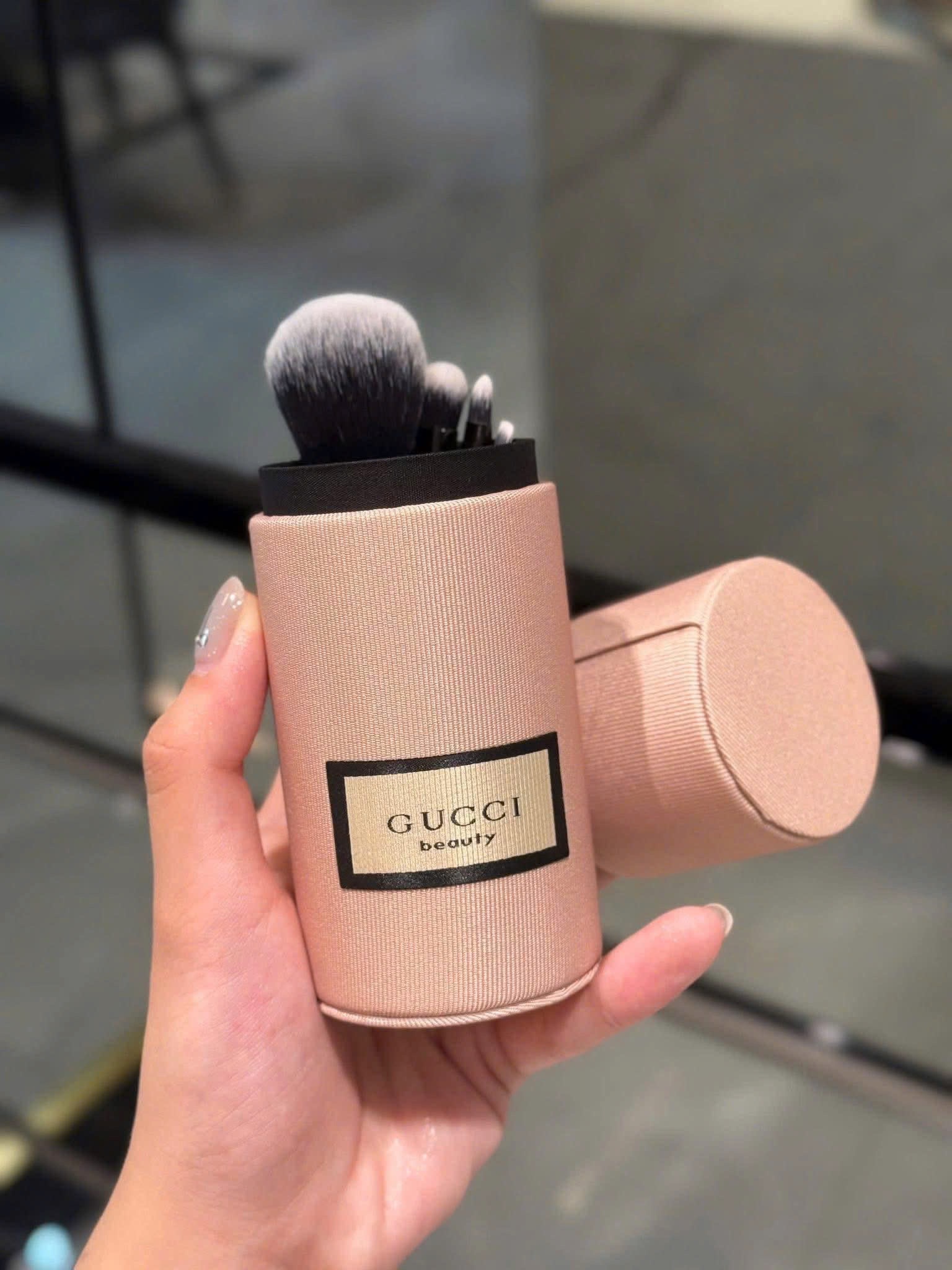 SÉT CỌ TRANG ĐIỂM MINI GUCCI KÈM HỘP XINH IU