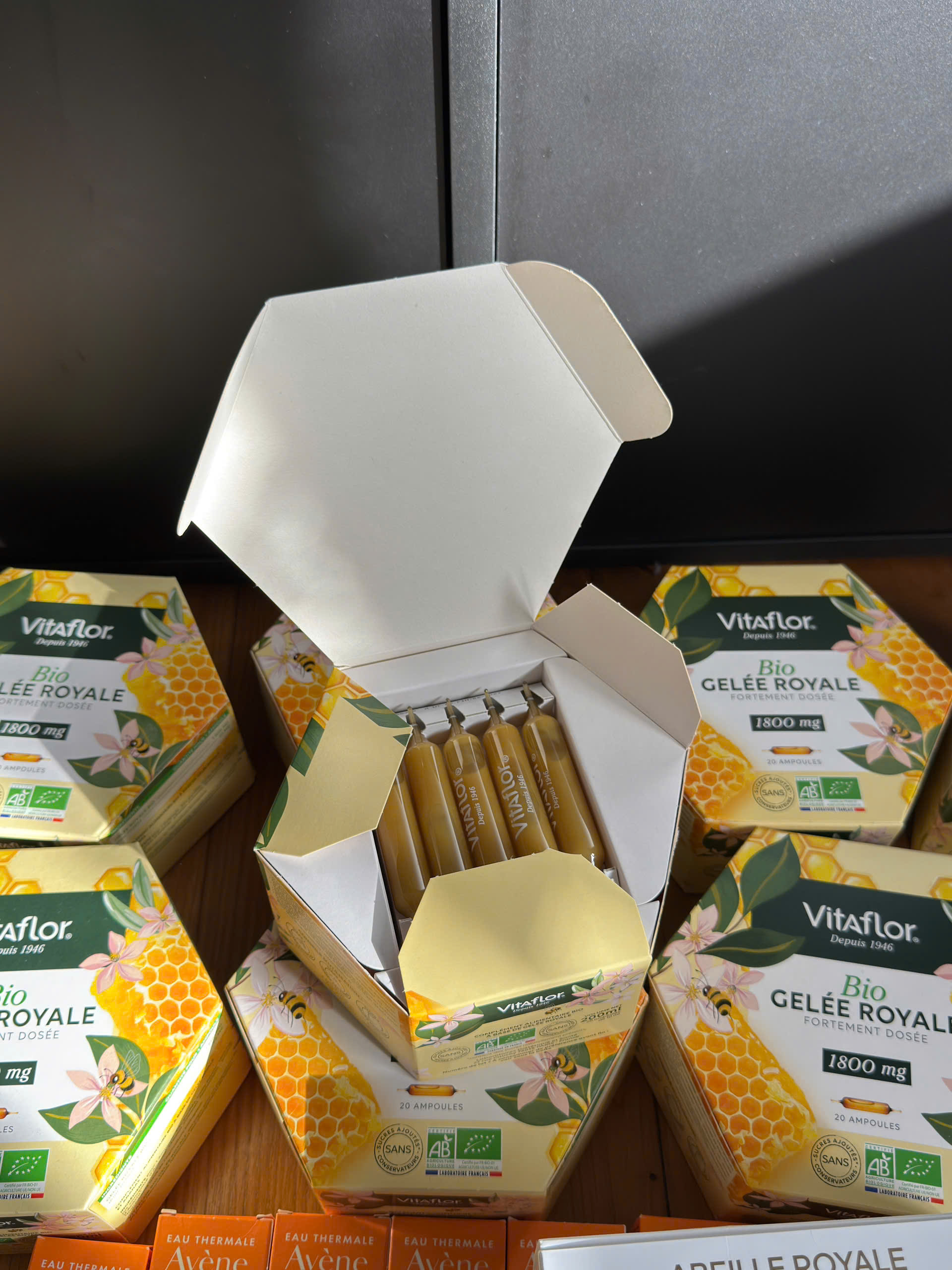 HỘP SỮA ONG CHÚA VITAFLOR BIO GELEE ROYALE 1800mg( 20 ngày)