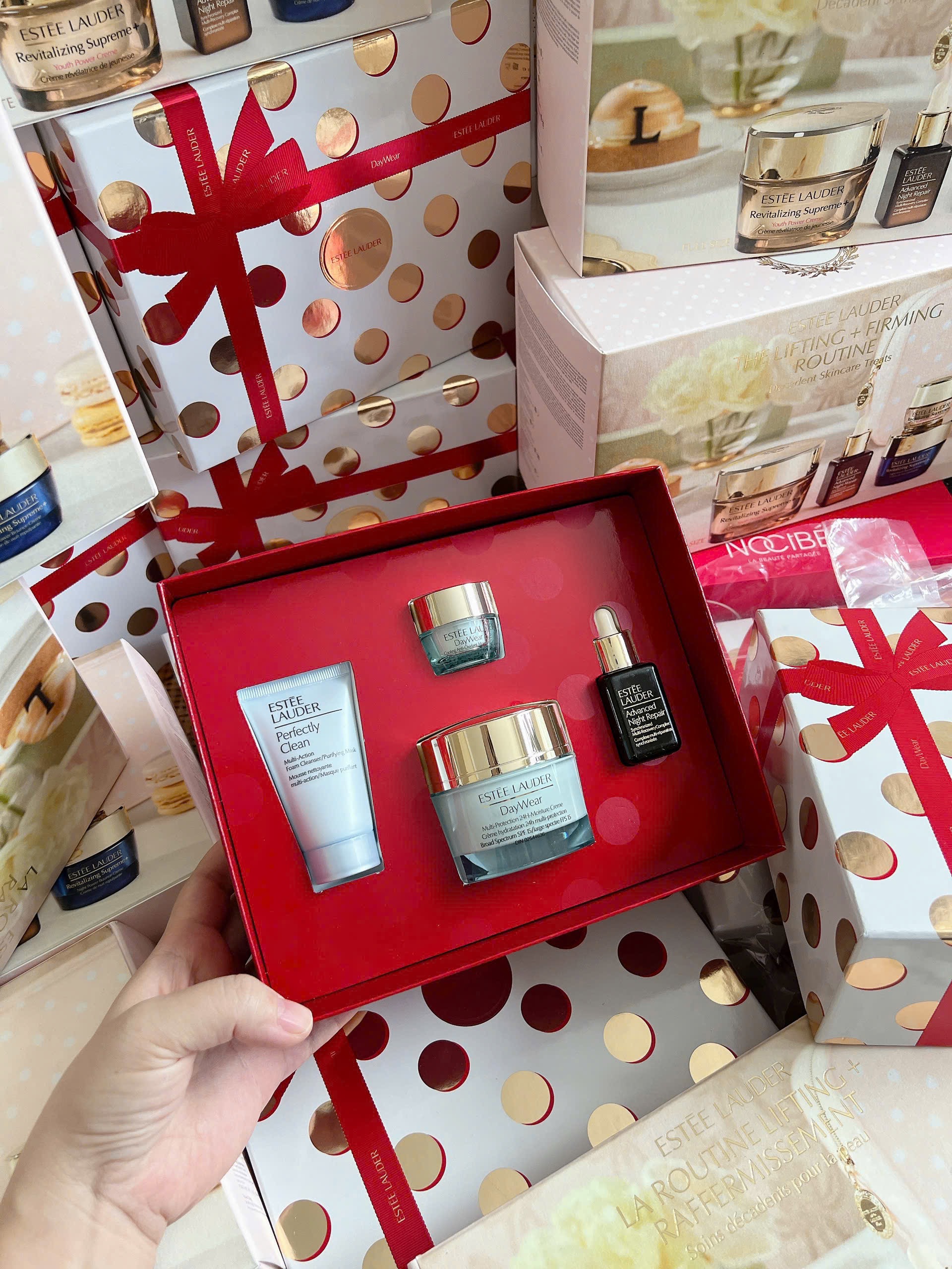 SÉT KEM DƯỠNG DA ESTEE LAUDER DAYWEAR 50ml +kem mắt 5ml + serum 15ml + Srm 30ml