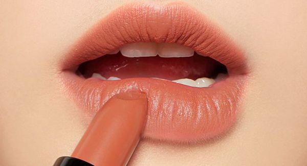 Mùa đông đánh son màu gì để luôn rạng rỡ, xinh đẹp 3