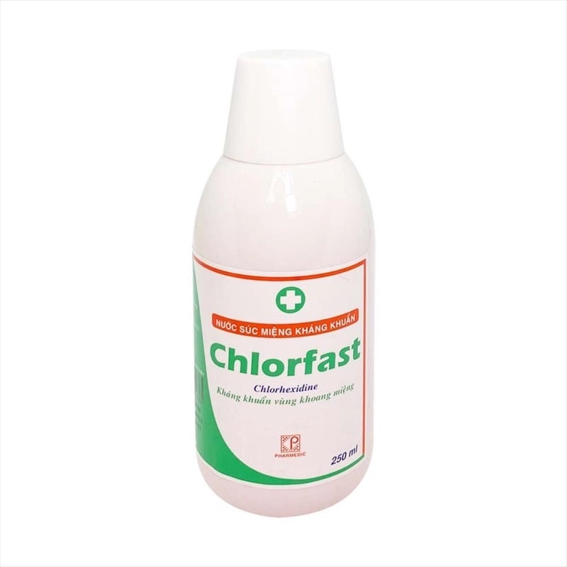 Nước súc miệng kháng khuẩn Chlorfast chai 250ml.webp