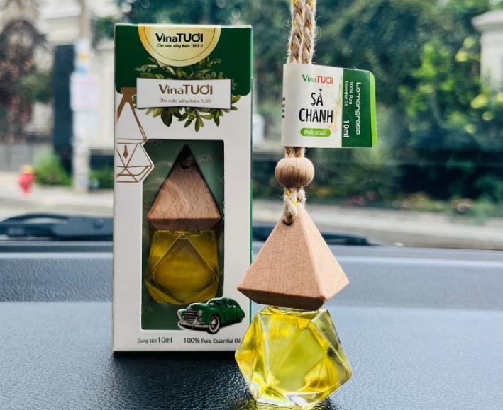 Tinh-Dau-Treo-Xe-O-To-Vina-Tuoi-8ml-Sa-chanh.webp