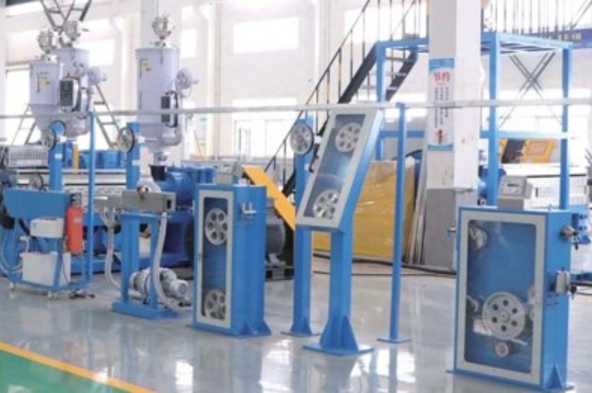 Dây chuyền ép đùn cách điện quang điện