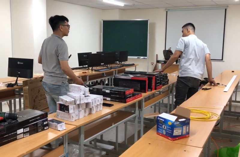 Đội khảo sát &amp; tháo dỡ công trình