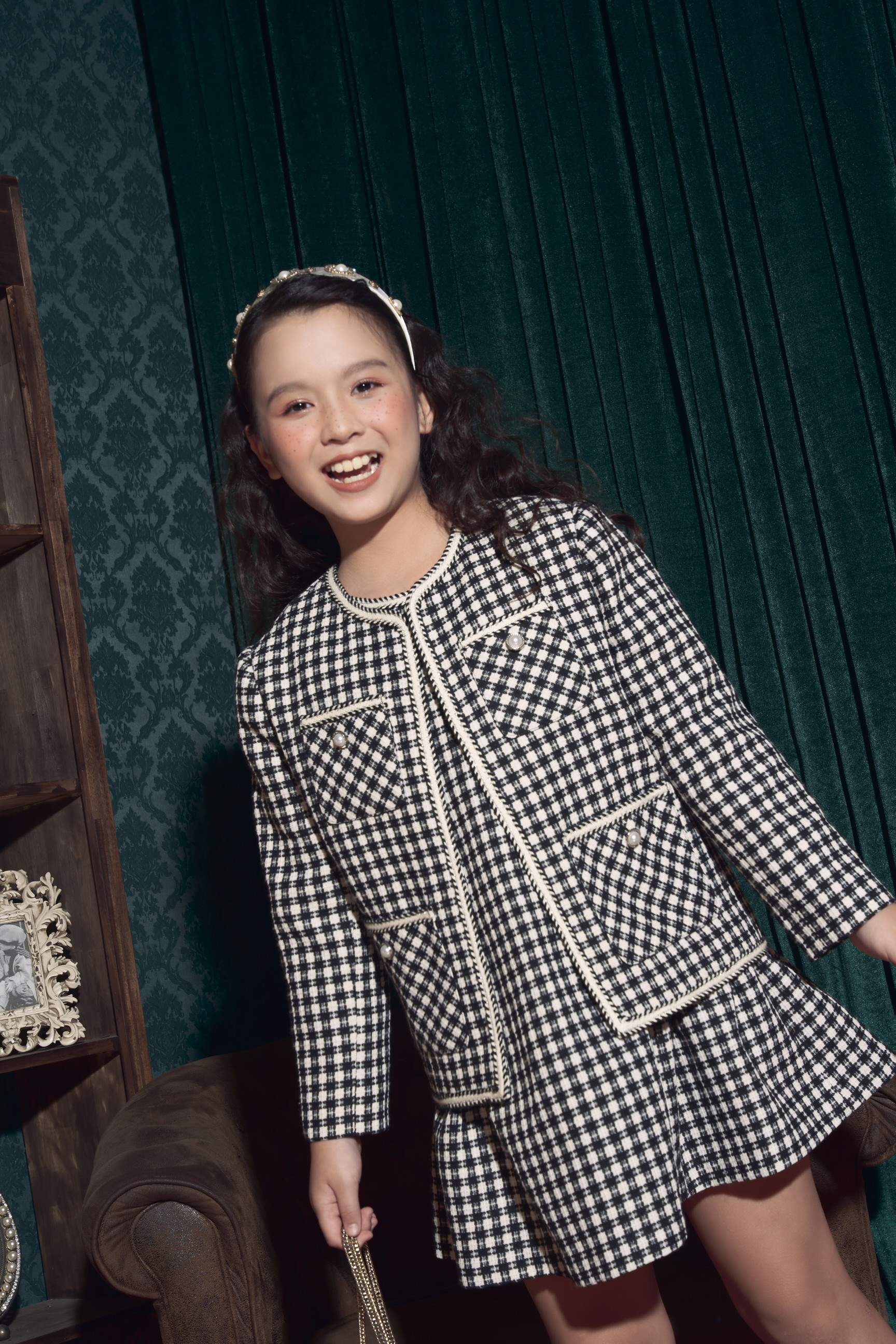 Áo Vest Tweed Kẻ Đen Luxury 71G1053-10-K10W22