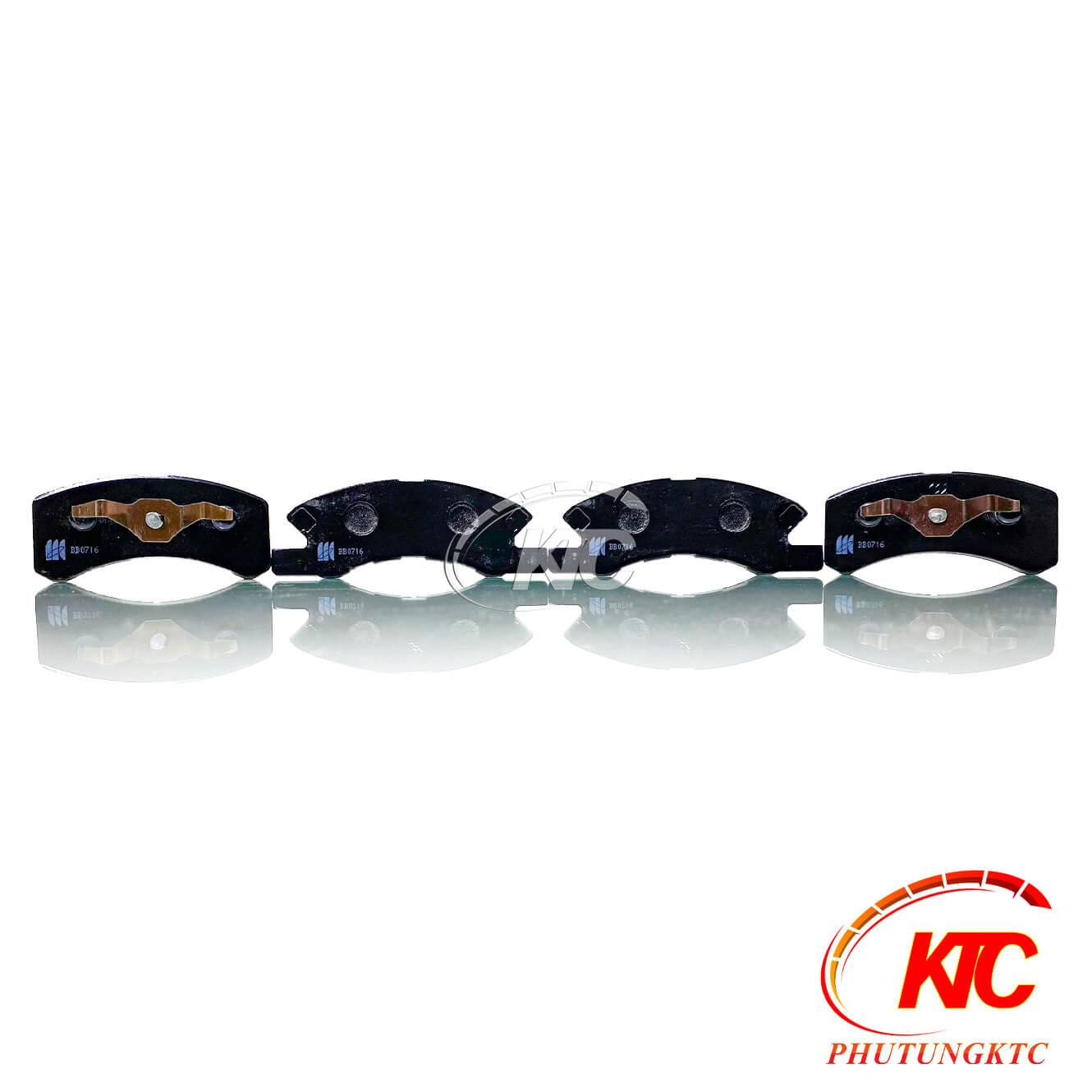 Bố thắng trước Attrage hiệu MK, D6100