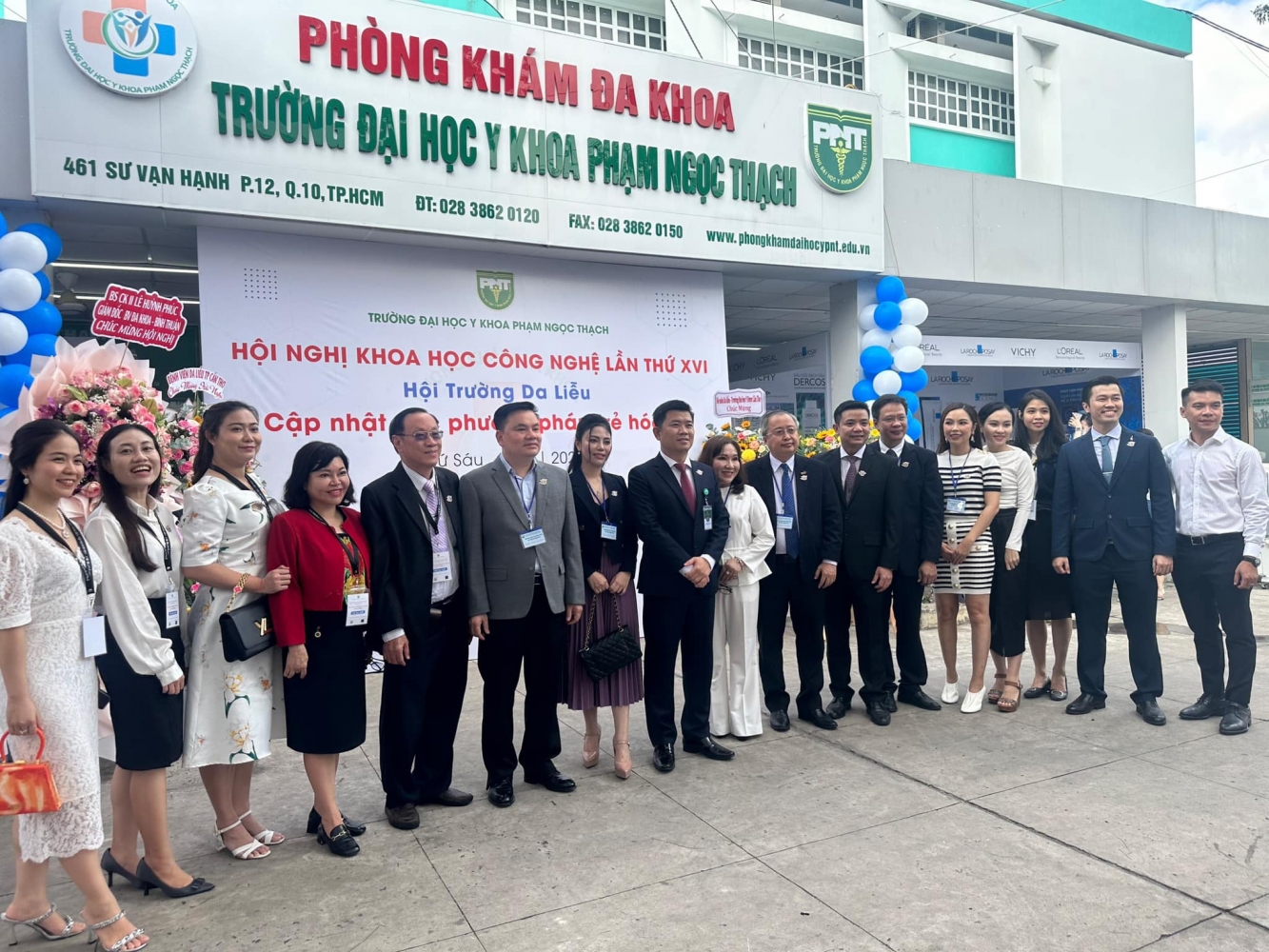 Chuc-Mung-Hoi-Nghi-Khoa-Hoc-Cong-Nghe-Lan-Thu-XVI-Truong-Dai-Hoc-Y-Khoa-Pham-Ngoc-Thach-Dien-Ra-Thanh-Cong-Tot-Dep_347241544_1322954668649785_6329620077895816258_n (1).jpg