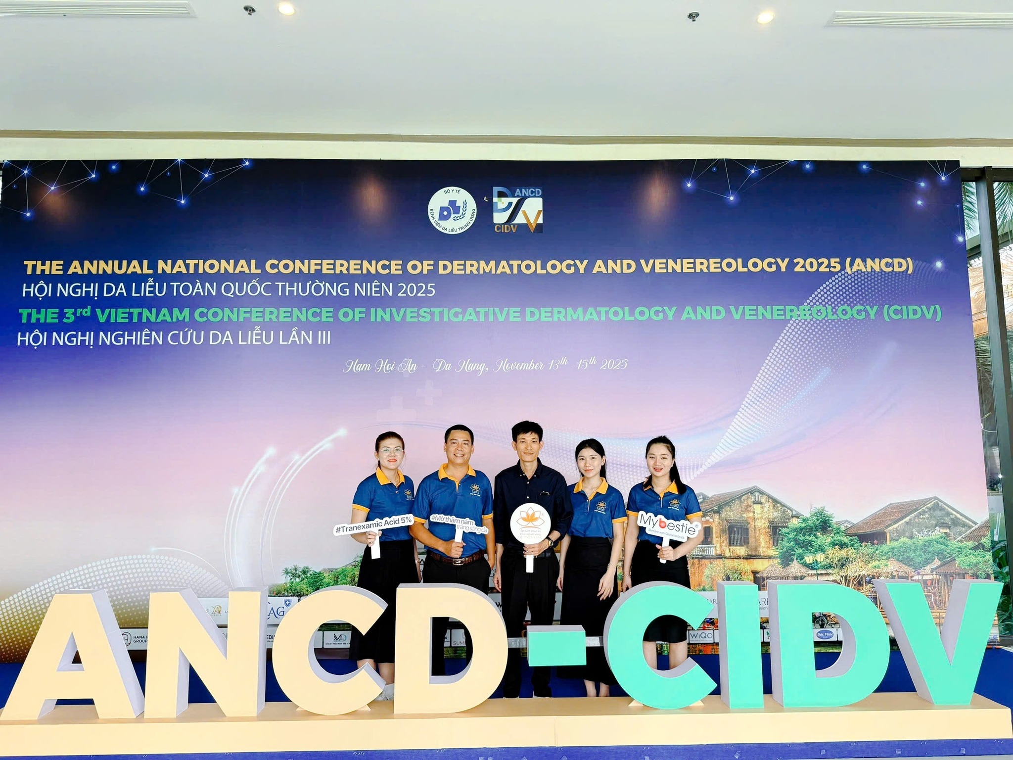 DMP-SEN-VANG-DA-CO-MAT-TAI-HOI-NGHI-DA-LIEU-TOAN-QUOC-THUONG-NIEN-2025_580510716_1470890308375681_1851389041833248897_n (1).jpg