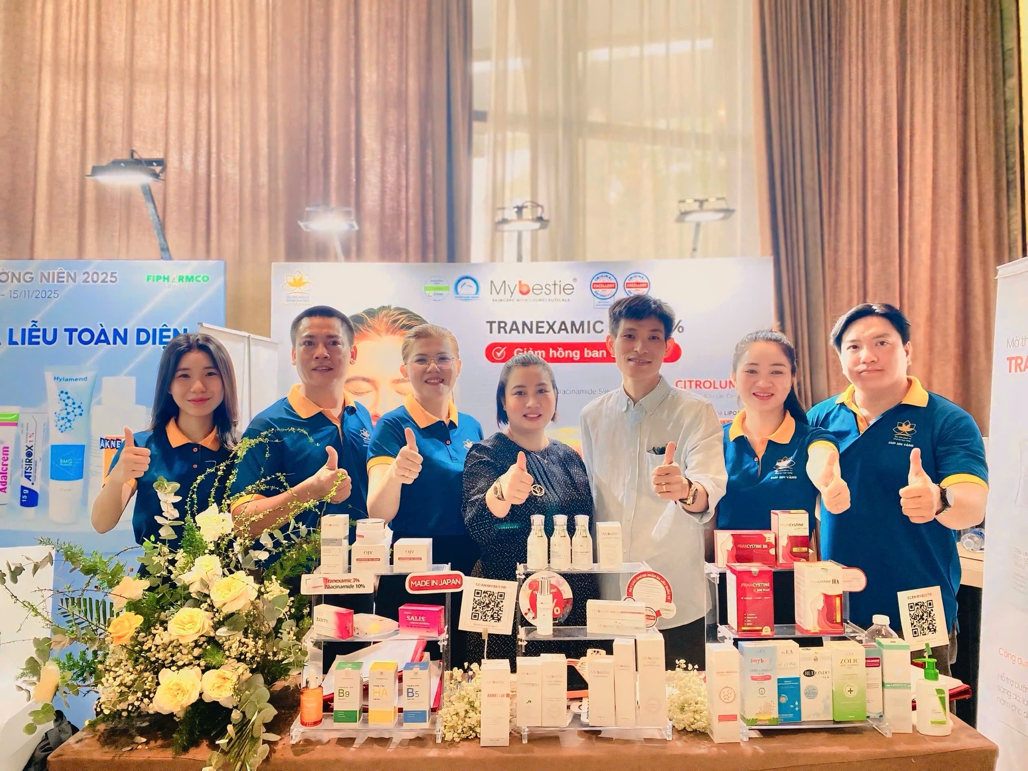 DUOC-MY-PHAM-SEN-VANG-CHUC-MUNG-HOI-NGHI-DA-LIEU-TOAN-QUOC-THUONG-NIEN-2025-DIEN-RA-THANH-CONG-TOT-DEP_581722335_1472722241525821_1289022761044684303_n (1)-2.jpg