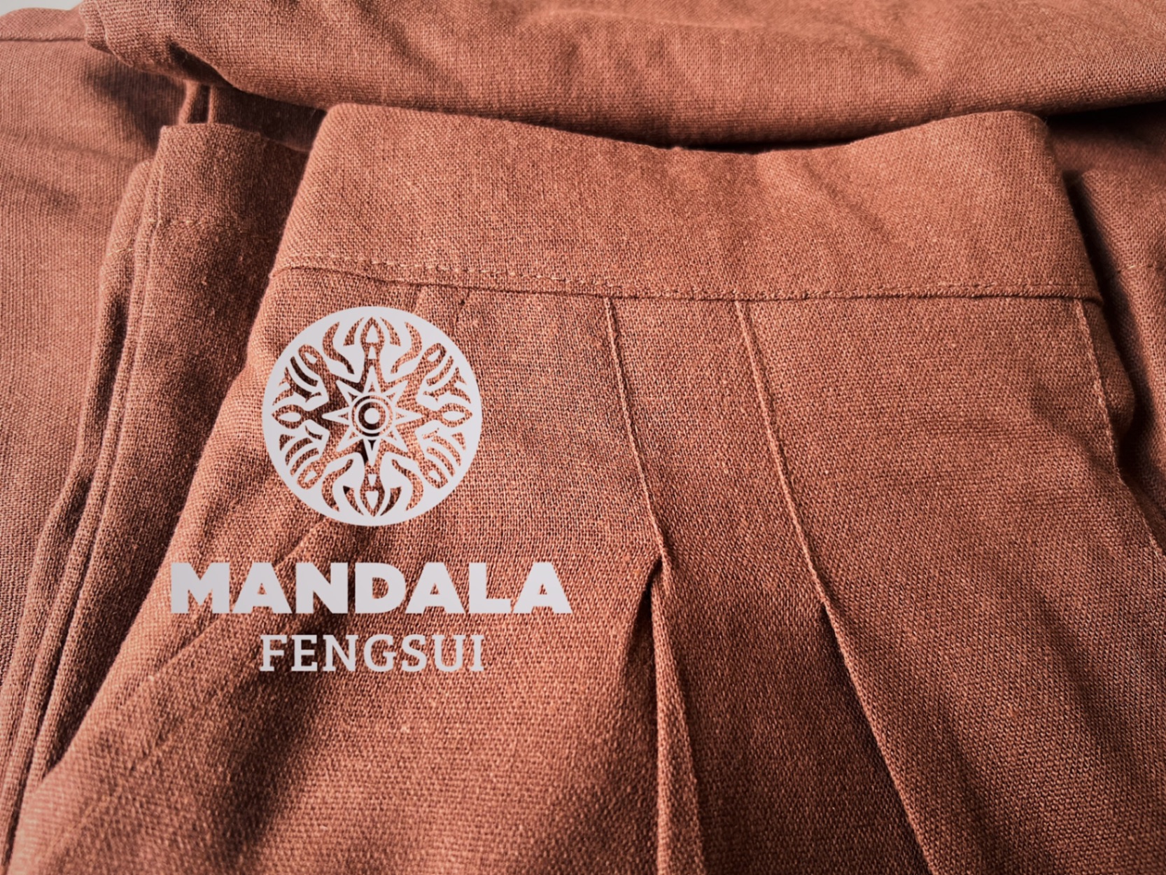 Quần linen bột màu nâu Mandala – Mát nhẹ, dáng suông basic