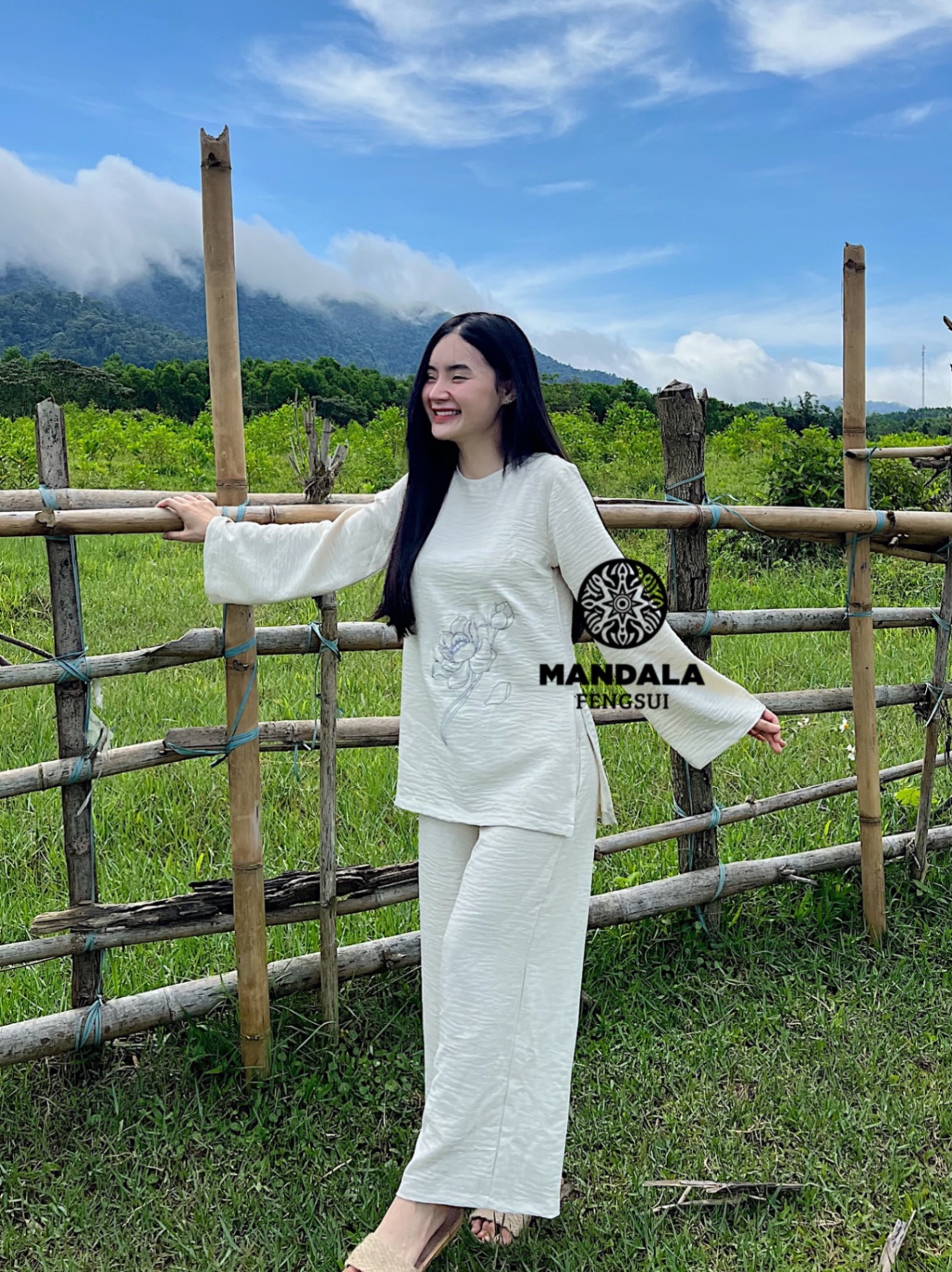 Trang phục Hà Hoa - Trắng gạo