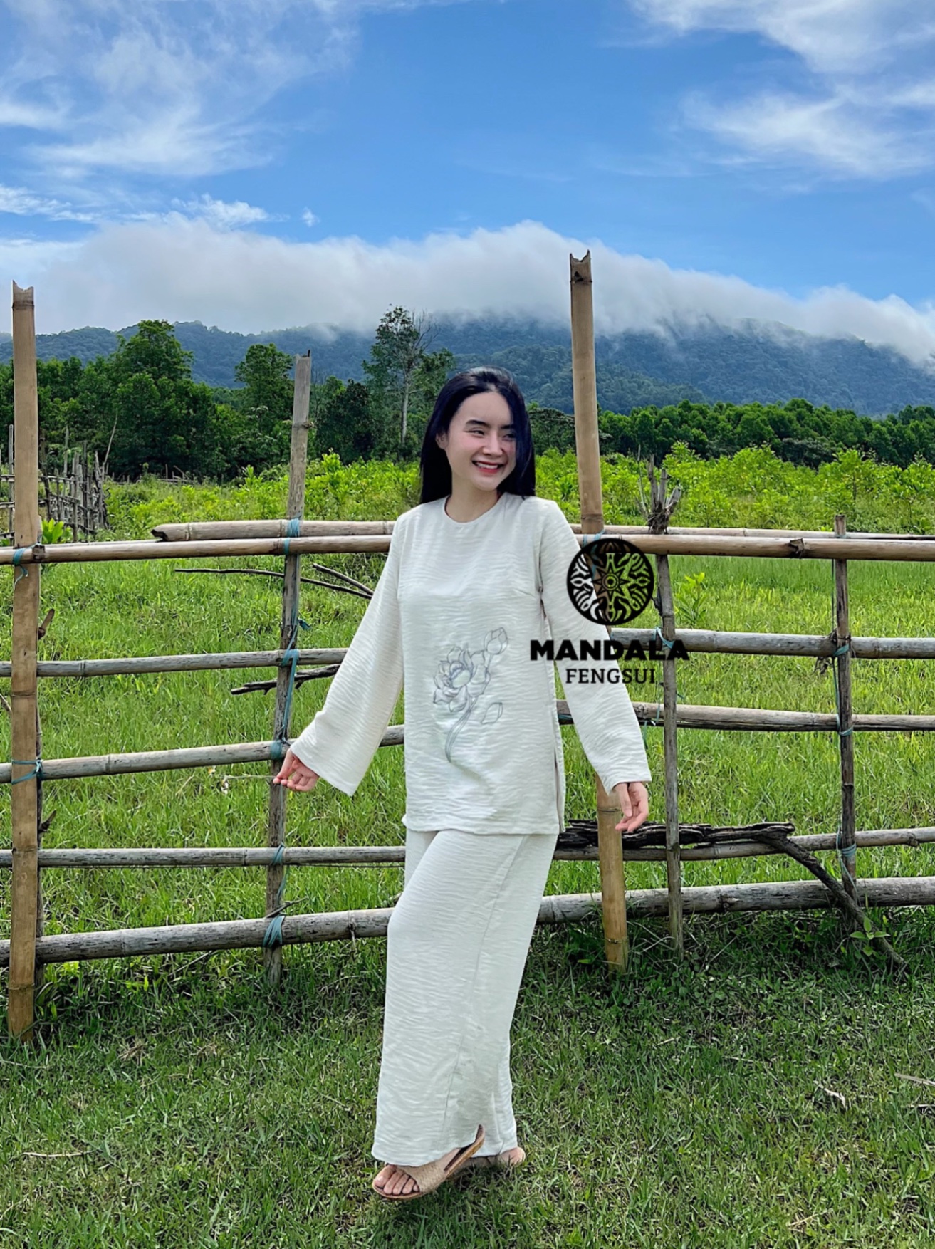 Trang phục Hà Hoa - Trắng gạo