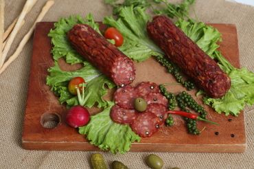 Khám phá giá trị dinh dưỡng từ Salami tiêu đỏ