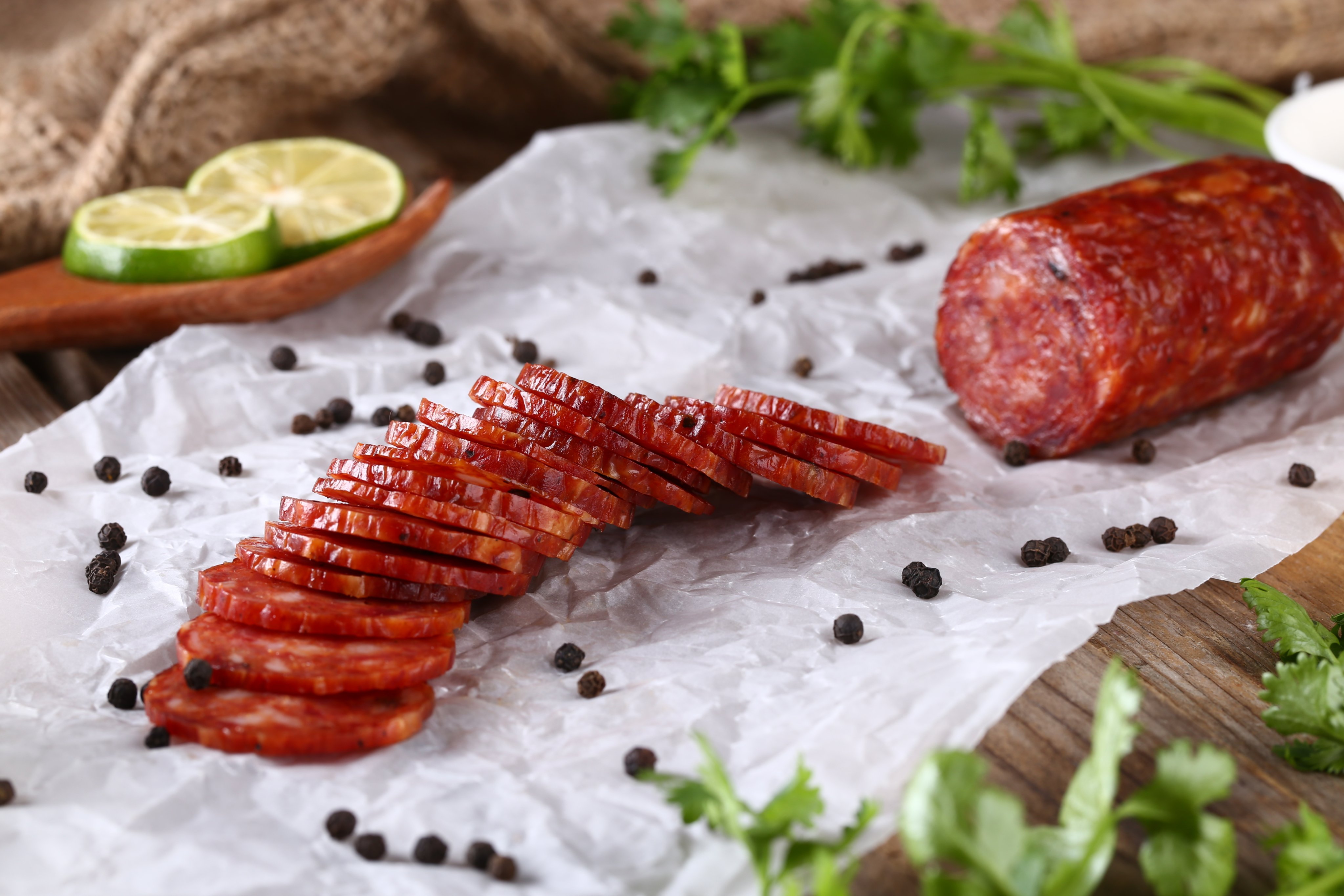 salami tiêu đỏ