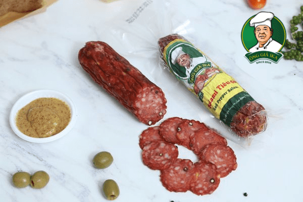 Salami tiêu đỏ