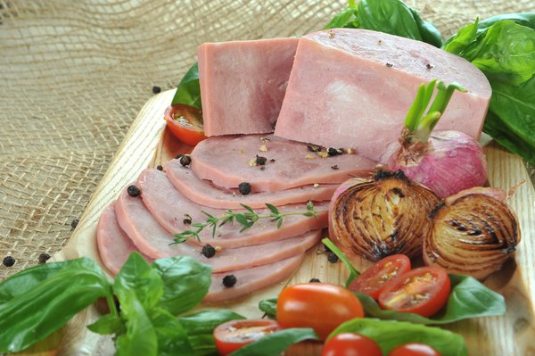 Jambon xông khói gia truyền nhà IKA