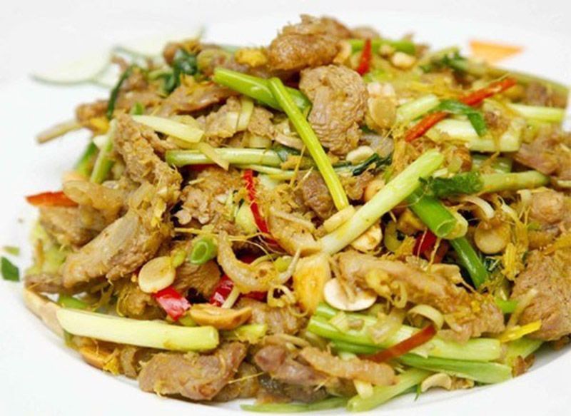 Thành phẩm món lườn gà xào sả ớt