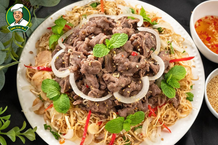 Goi-y-4-mon-an-ngon-ngay-le-de-lam-cho-cac-chi-em-noi-tro-2.png