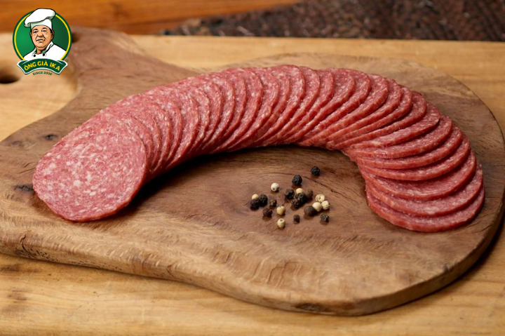 Salami-an-nhu-the-nao-ngon-nhat-Goi-y-cac-mon-an-ket-hop-voi-Salami-hap-dan-1.png