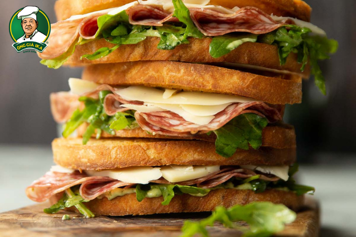 Salami-an-nhu-the-nao-ngon-nhat-Goi-y-cac-mon-an-ket-hop-voi-Salami-hap-dan-3.png