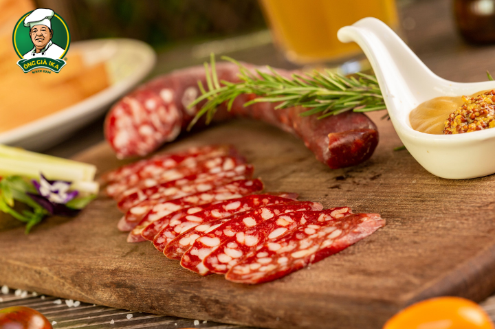 Salami-an-nhu-the-nao-ngon-nhat-Goi-y-cac-mon-an-ket-hop-voi-Salami-hap-dan-6.png