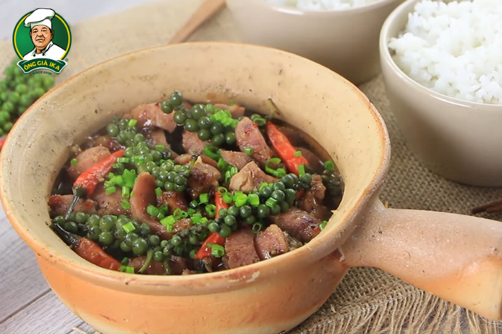Xuc-xich-lam-mon-gi-ngon-Goi-y-3-cong-thuc-che-bien-sieu-HAP-DAN-2.png