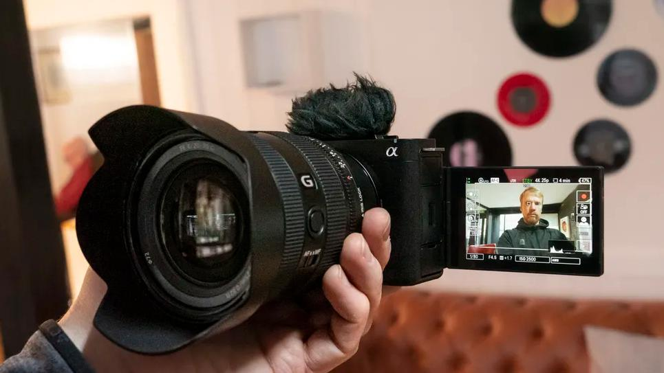 Máy ảnh quay vlog tích hợp chức năng thông minh