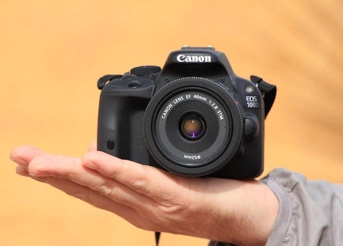Máy ảnh DSLR nhỏ gọn nhưng mạnh mẽ