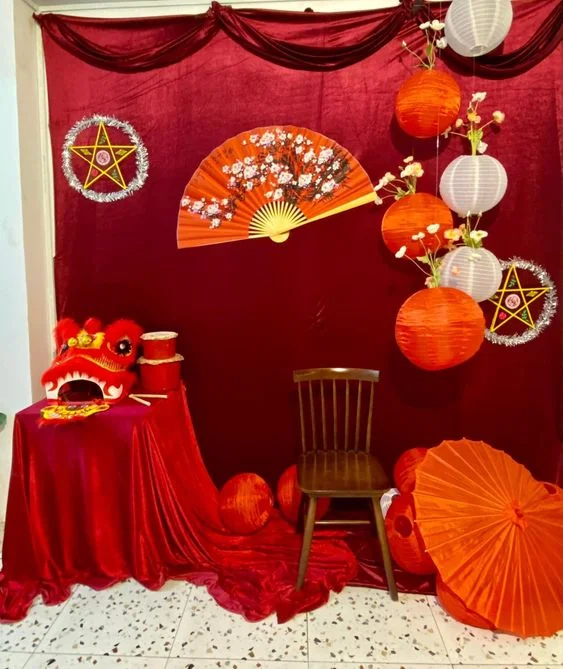 Phông nền chụp ảnh trung thu cùng nhiều phụ kiện trang trí
