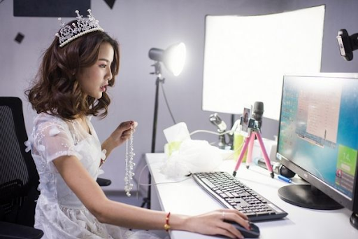Ánh sáng dùng trong quá trình livestream vô cùng quan trọng
