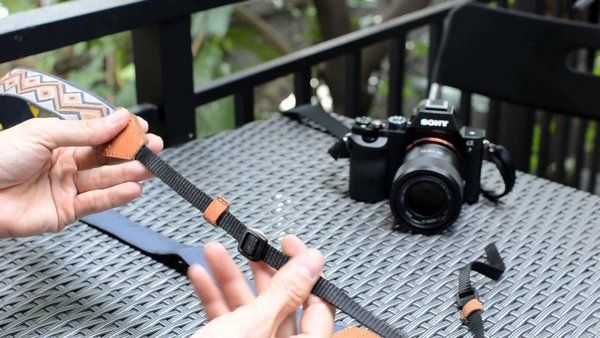 Một số lưu ý khi chọn mua dây đeo máy ảnh bạn cần biết