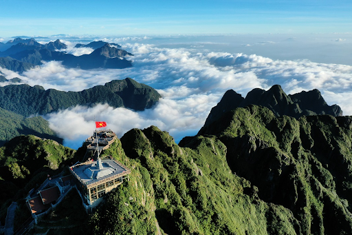 Những địa điểm du lịch ở Sapa nổi tiếng phải kể đến Fansipan Legend