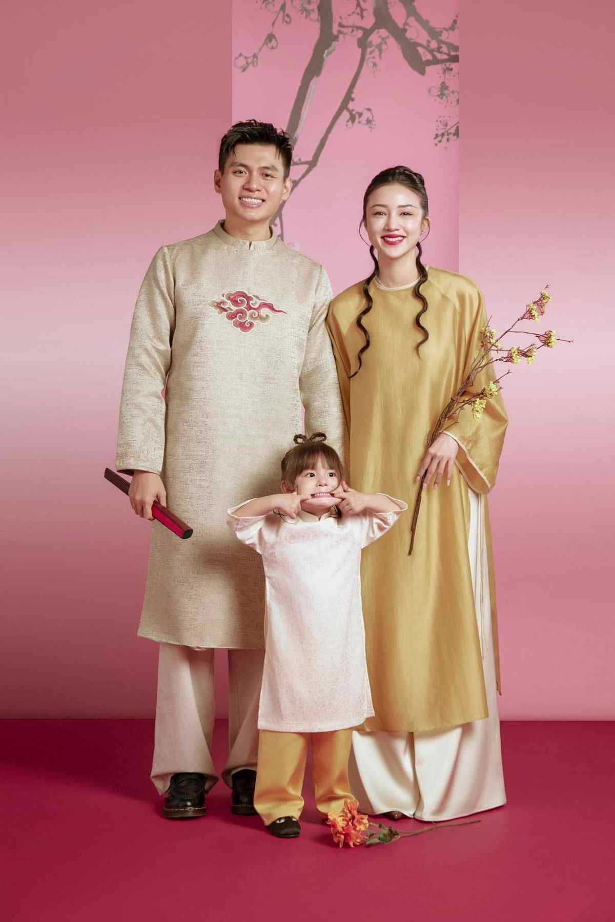 Caption, status hết Tết