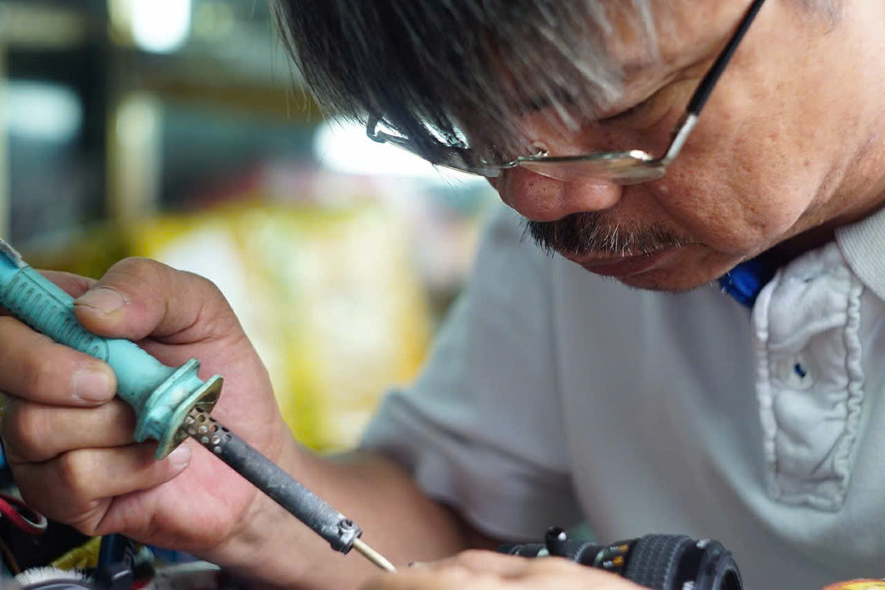 Chú Nguyễn Lương: Kỹ thuật viên trưởng với hơn 20 năm kinh nghiệm