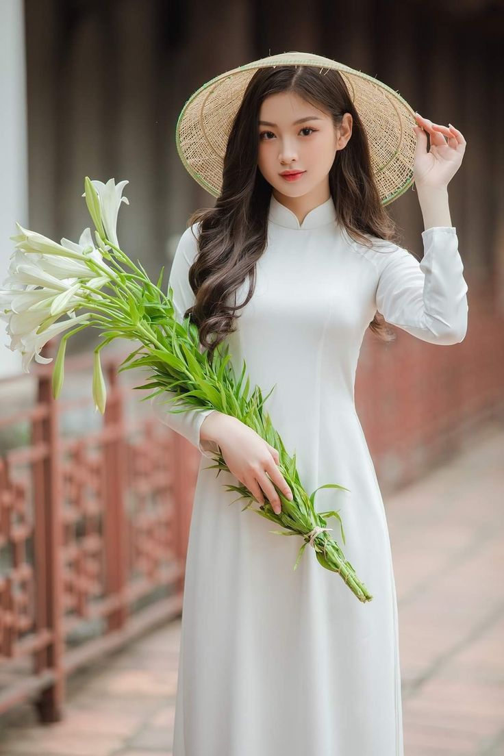 Áo dài trắng luôn là lựa chọn yêu thích