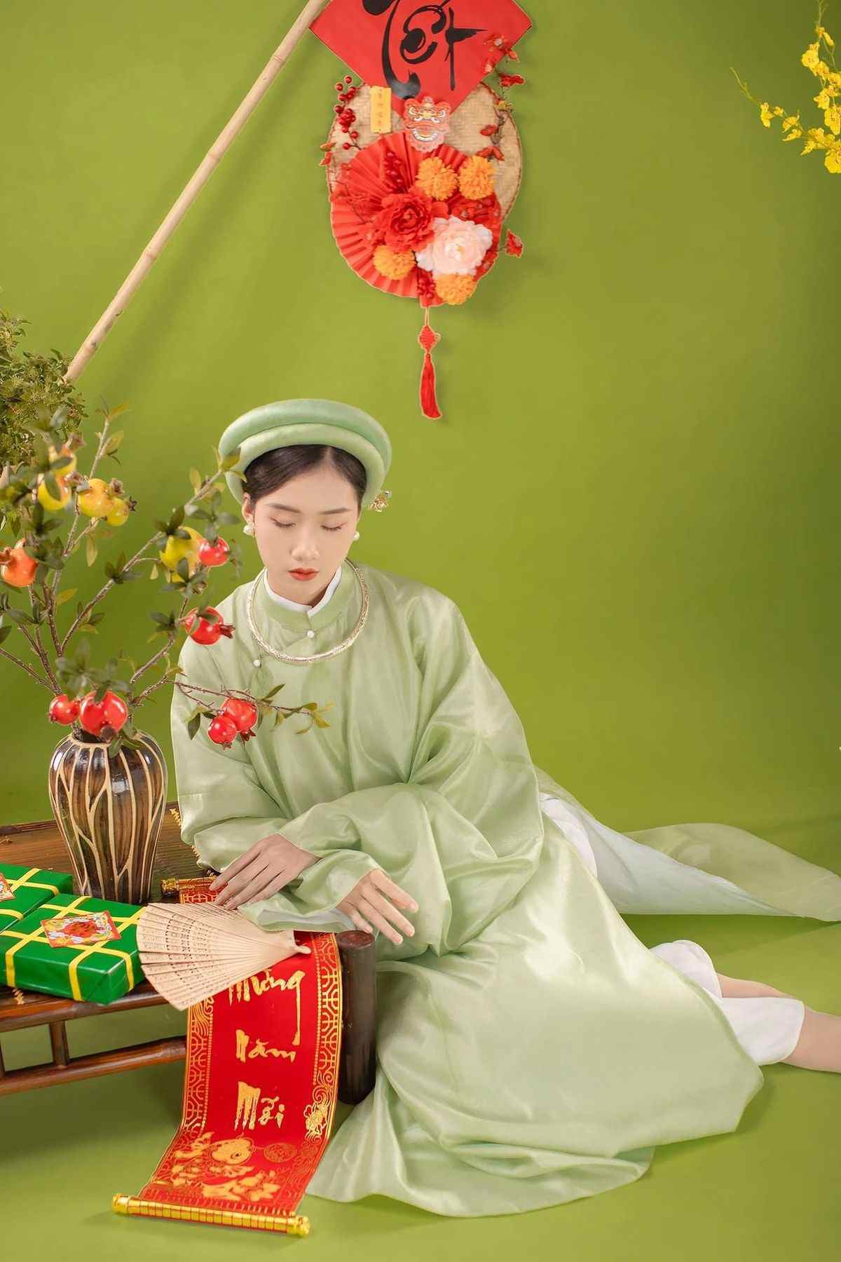 Màu xanh của chiếc bánh chưng tượng trưng cho sự viên mãn, an lành chắc chắn là lựa chọn đáng cân nhắc